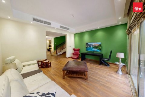 Villa à Wadi Al Safa 2, Dubai, 5 chambres, 814 m², № 115821 - photo 9