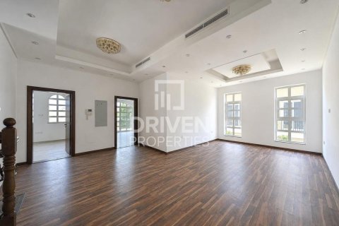 Снять в аренду виллу в The Villa, Дубай: 5 спален, 445.93м², № 138715 - фото 13