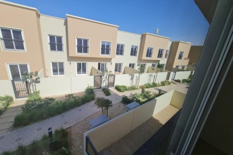 Adosado en Amaranta, Dubai Land, Dubai, 4 dormitorios, 2476 m², № 766 - foto 10
