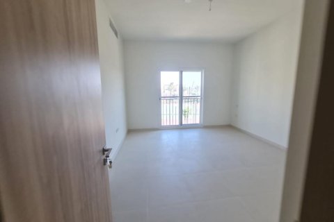 Adosado en Amaranta, Dubai Land, Dubai, 4 dormitorios, 2476 m², № 766 - foto 7