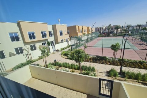 Adosado en Amaranta, Dubai Land, Dubai, 4 dormitorios, 2476 m², № 766 - foto 8