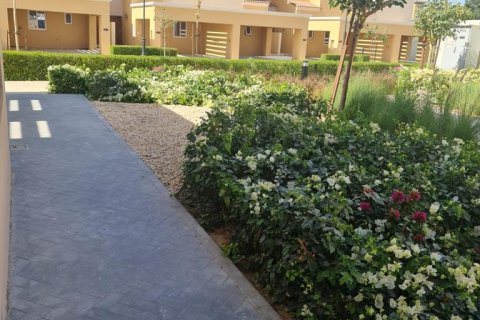 Adosado en Amaranta, Dubai Land, Dubai, 4 dormitorios, 2476 m², № 766 - foto 17