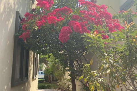Villa en Regional, Jumeirah Park, Dubai, 5 dormitorios, 490 m², № 761 - foto 8