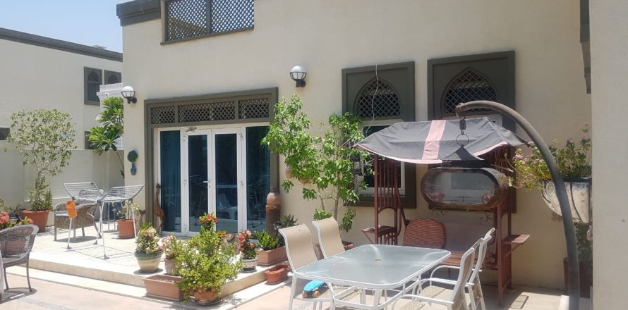 Villa en Regional, Jumeirah Park, Dubai, 5 dormitorios, 490 m², № 761
