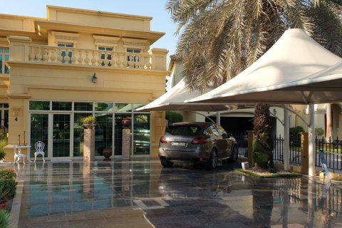 Villa en Jumeirah Islands, Dubai, 5 dormitorios, 502 m², № 760 - foto 2