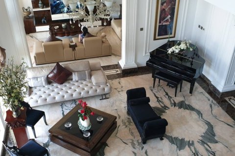 Villa en Jumeirah Islands, Dubai, 5 dormitorios, 502 m², № 760 - foto 7