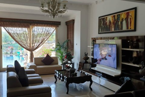 Villa en Jumeirah Islands, Dubai, 5 dormitorios, 502 m², № 760 - foto 17