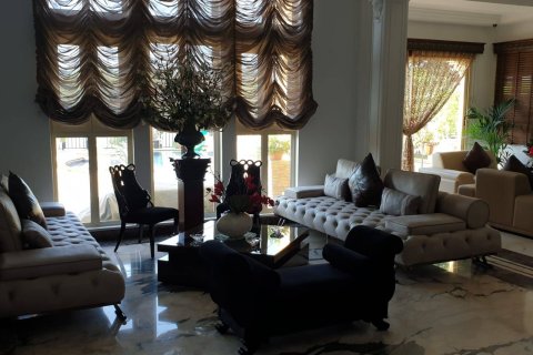 Villa en Jumeirah Islands, Dubai, 5 dormitorios, 502 m², № 760 - foto 12