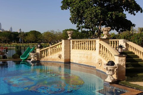 Villa en Jumeirah Islands, Dubai, 5 dormitorios, 502 m², № 760 - foto 11