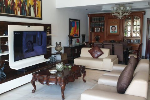 Villa en Jumeirah Islands, Dubai, 5 dormitorios, 502 m², № 760 - foto 5