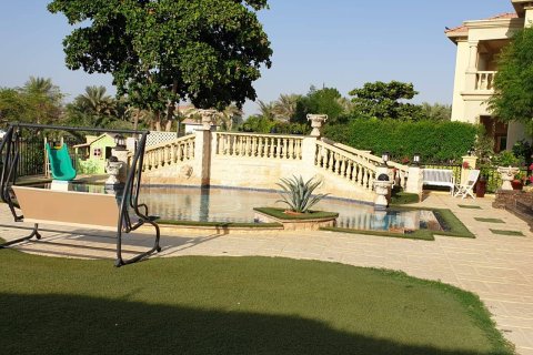 Villa en Jumeirah Islands, Dubai, 5 dormitorios, 502 m², № 760 - foto 3
