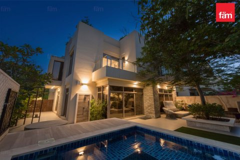 Townhouse in Meydan, Dubai 4 bedrooms, 404.1 sq.m. № 112550