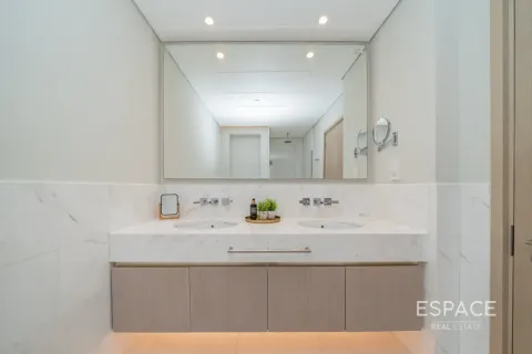 Apartment in Palm Jumeirah, Dubai 49 sq.m. № 123079 - photo 6