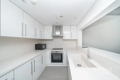 Apartment in Dubai Marina, Dubai 3 bedrooms, 172 sq.m. № 123076 - photo 8
