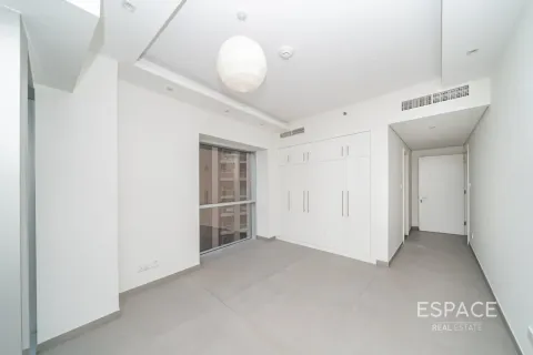 Apartment in Dubai Marina, Dubai 3 bedrooms, 172 sq.m. № 123076 - photo 15