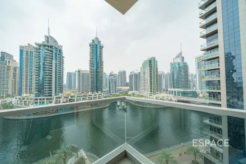 Apartment in Dubai Marina, Dubai 3 bedrooms, 172 sq.m. № 123076 - photo 18