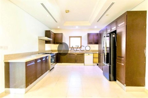 Villa in Al Furjan, Dubai 5 bedrooms, 600 sq.m. № 37619 - photo 3