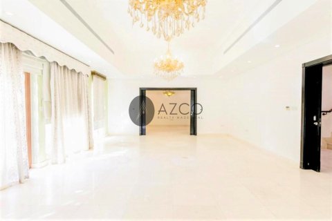 Villa in Al Furjan, Dubai 5 bedrooms, 600 sq.m. № 37619 - photo 2