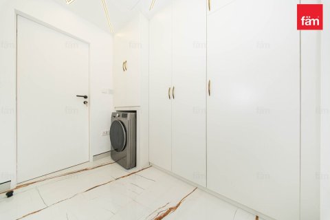 Apartment in Dubai 2 bedrooms, 127.6 sq.m. № 123130 - photo 17
