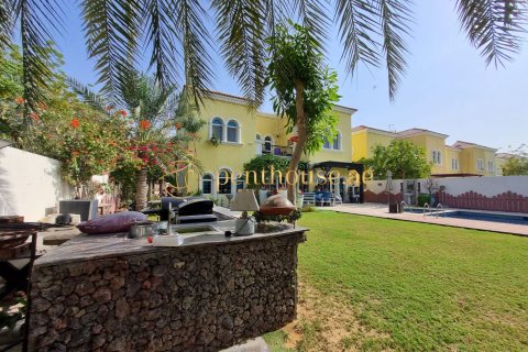 Villa in Legacy, Jumeirah Park, Dubai 3 bedrooms, 325 sq.m. № 15650 - photo 2