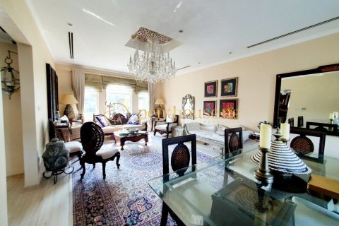 Villa in Legacy, Jumeirah Park, Dubai 3 bedrooms, 325 sq.m. № 15650 - photo 6