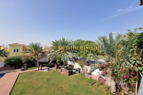 Villa in Legacy, Jumeirah Park, Dubai 3 bedrooms, 325 sq.m. № 15650 - photo 16
