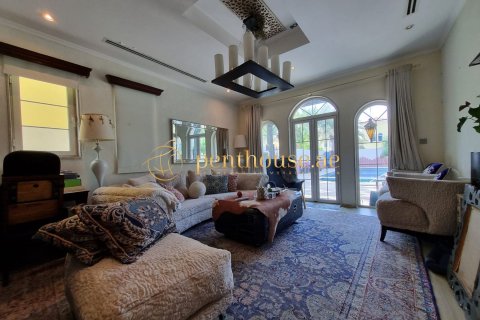 Villa in Legacy, Jumeirah Park, Dubai 3 bedrooms, 325 sq.m. № 15650 - photo 5