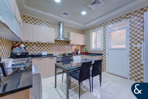 فيلا في فيلات, دبي 5 غرف نوم , 390 م² رقم 78744 - صورة 4