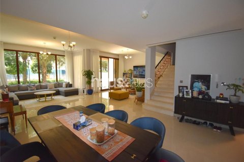 Adosado en Jumeirah Islands, Dubai, 4 dormitorios, 216 m², № 43385 - foto 5