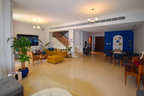 Adosado en Jumeirah Islands, Dubai, 4 dormitorios, 216 m², № 43385 - foto 7