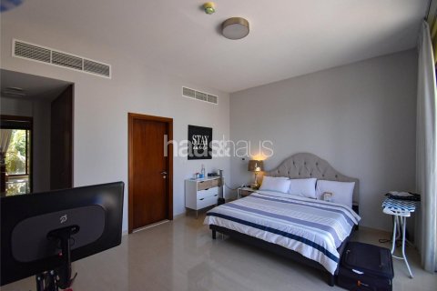 Adosado en Jumeirah Islands, Dubai, 4 dormitorios, 216 m², № 43385 - foto 13