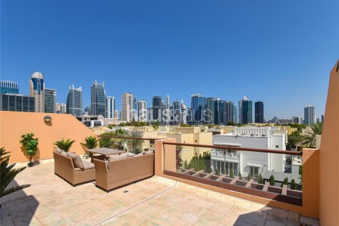 Adosado en Jumeirah Islands, Dubai, 4 dormitorios, 216 m², № 43385
