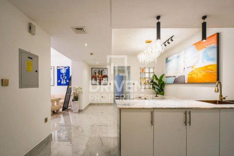 Apartamento en The Residences, Downtown Dubai (Downtown Burj Dubai), Dubai, 2 dormitorios, 125.42 m², № 137080 - foto 5