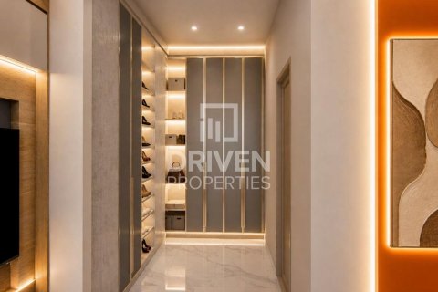 Villa in Dubai 4 bedrooms, 322 sq.m. № 140662 - photo 18
