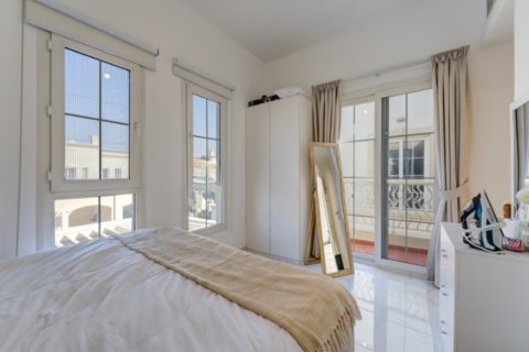 Villa in Dubai 2 bedrooms, 173 sq.m. № 100342 - photo 4