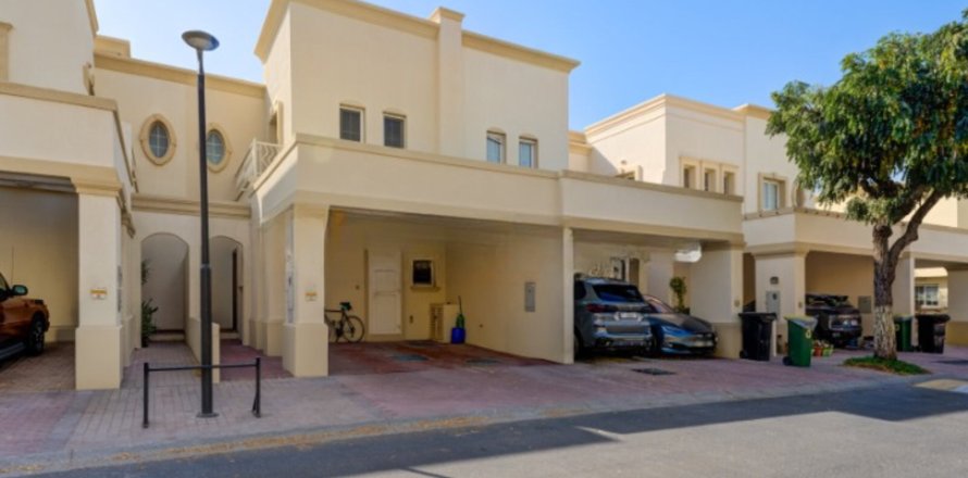 Villa in Dubai 2 bedrooms, 173 sq.m. № 100342