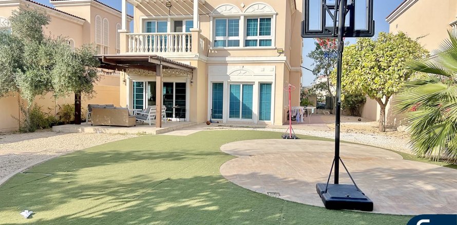 Villa en District 16, Jumeirah Village Circle, Dubai, 3 dormitorios, 686 m², № 98646