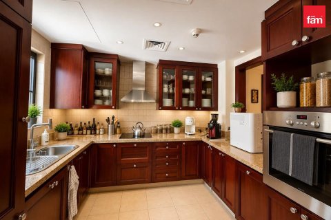 Apartamento en Old Town, Dubai, 2 dormitorios, 131.7 m², № 118304 - foto 2