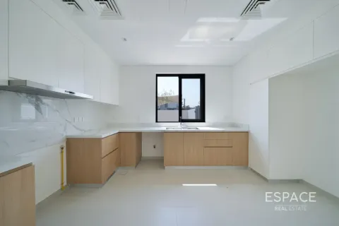 Townhouse in Jebel Ali, Dubai 4 bedrooms, 286 sq.m. № 122264 - photo 11