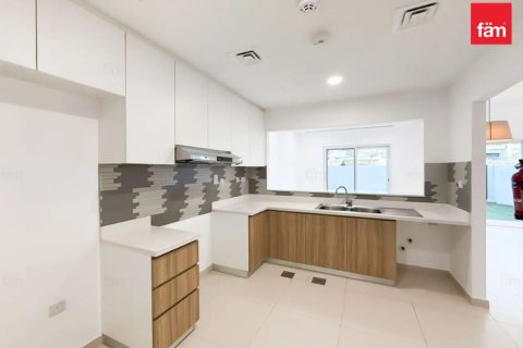 Villa in Dubai 3 bedrooms, 161 sq.m. № 139346 - photo 10