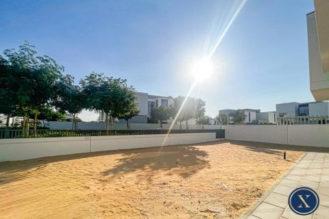 Снять в аренду виллу в Murooj Al Furjan, Al Furjan, Дубай: 5 спален, 375м², № 46186 - фото 17