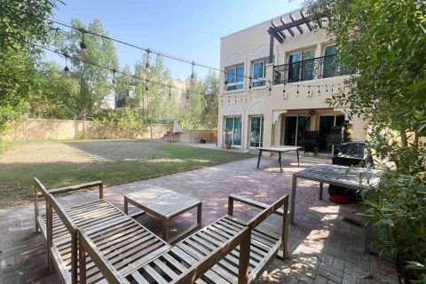 Villa in Jumeirah Village Triangle, Dubai 2 bedrooms, 250 sq.m. № 120458