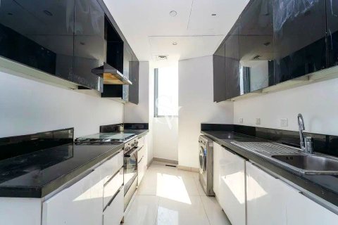 Снять в аренду квартиру в Capital Bay, Бизнес-Бэй, Дубай: 2 спальни, 126м², № 132739 - фото 8