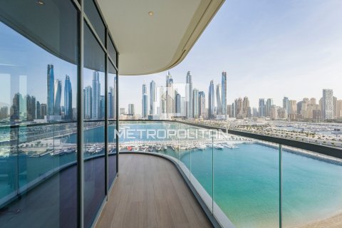 Apartment in EMAAR Beachfront, Dubai Harbour, Dubai 3 bedrooms, 158 sq.m. № 4436