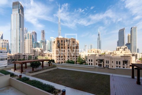 Apartamento en Bellevue Towers, Downtown Dubai (Downtown Burj Dubai), Dubai, 2 dormitorios, 120.03 m², № 140830 - foto 17
