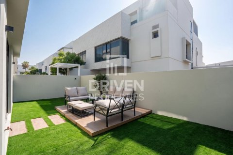 Villa in Dubai 3 bedrooms, 281.59 sq.m. № 140828 - photo 24