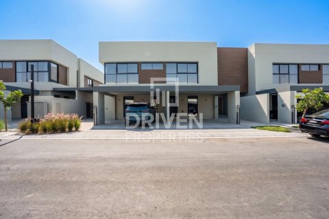 Villa en Dubai, 3 dormitorios, 281.59 m², № 140828