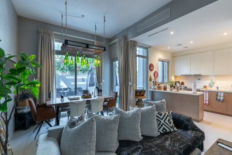Villa à Dubai, 3 chambres, 181.46 m², № 52675 - photo 3