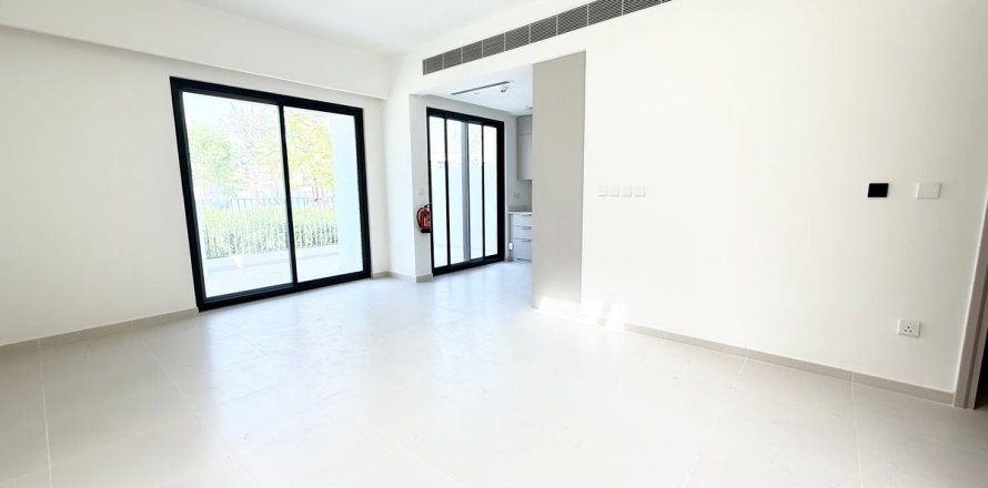 Townhouse in Dubai 3 bedrooms, 135.4 sq.m. № 120715