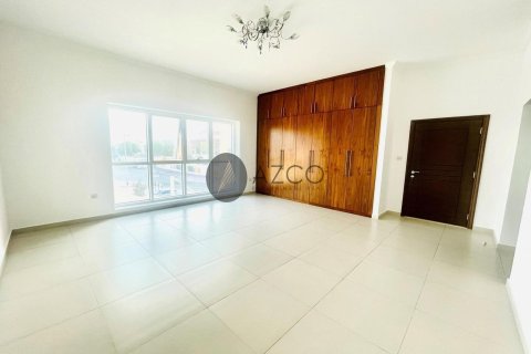 Снять в аренду виллу в Jumeirah 3, Джумейра, Дубай: 4 спальни, 371.6м², № 37622 - фото 7